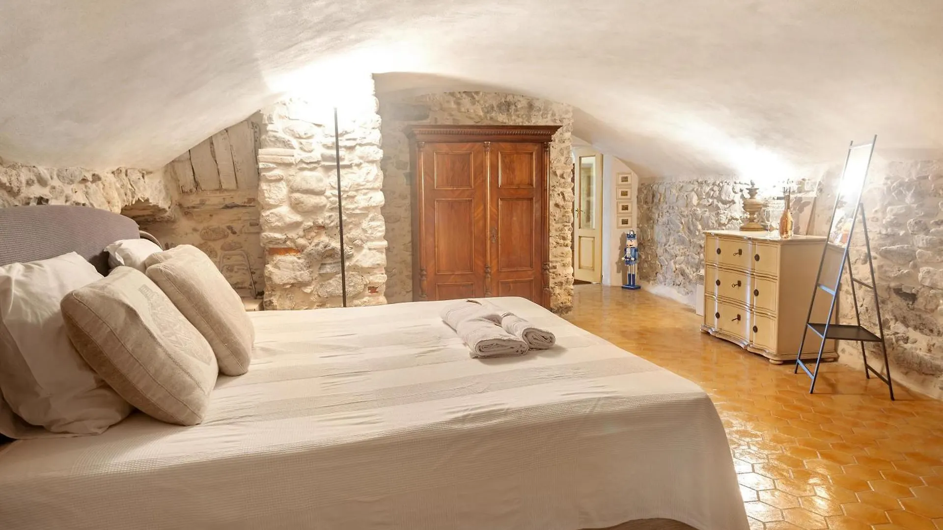 Rue Longue - Happy Rentals Menton 0*,  France