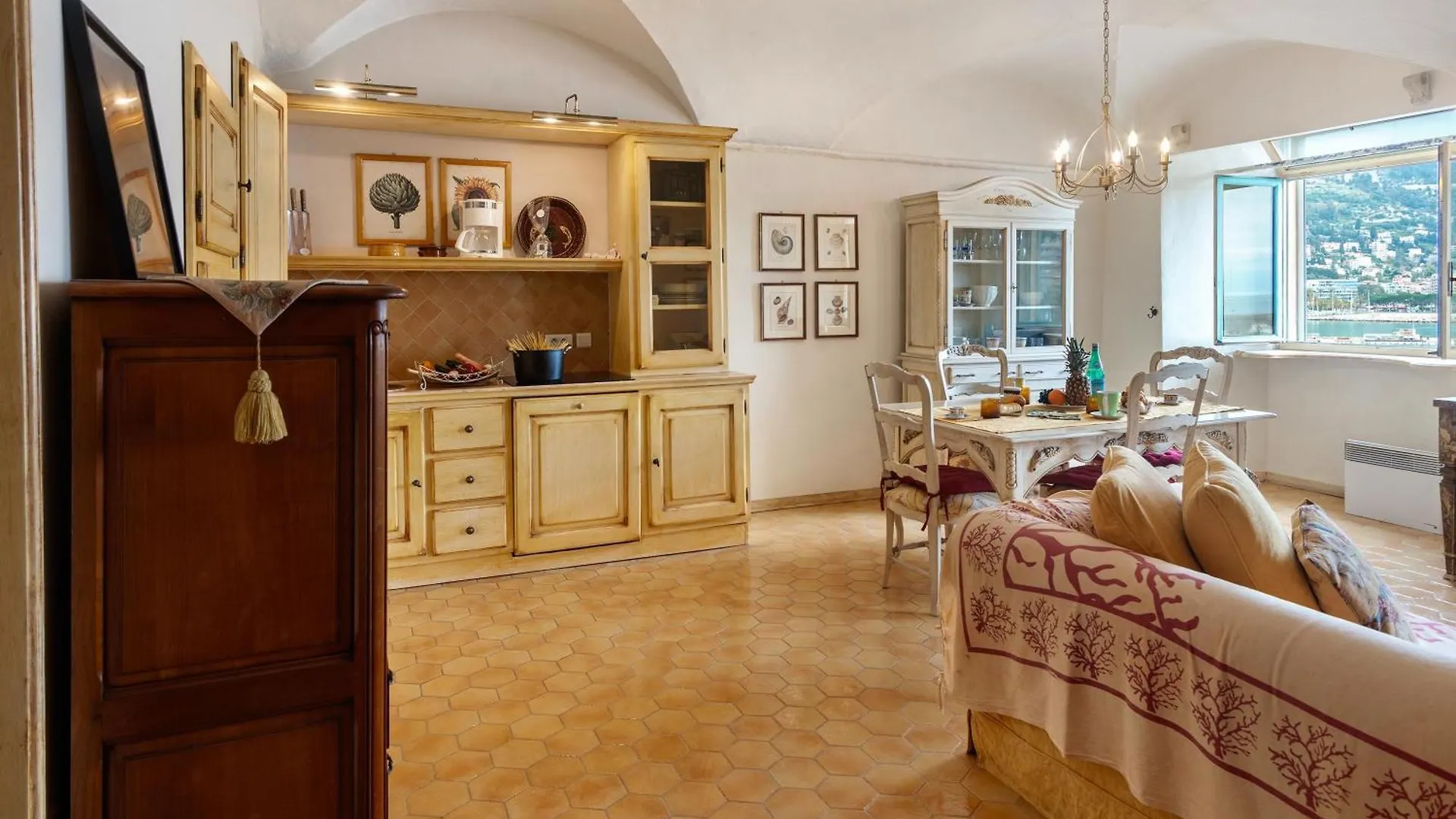 Rue Longue - Happy Rentals Menton